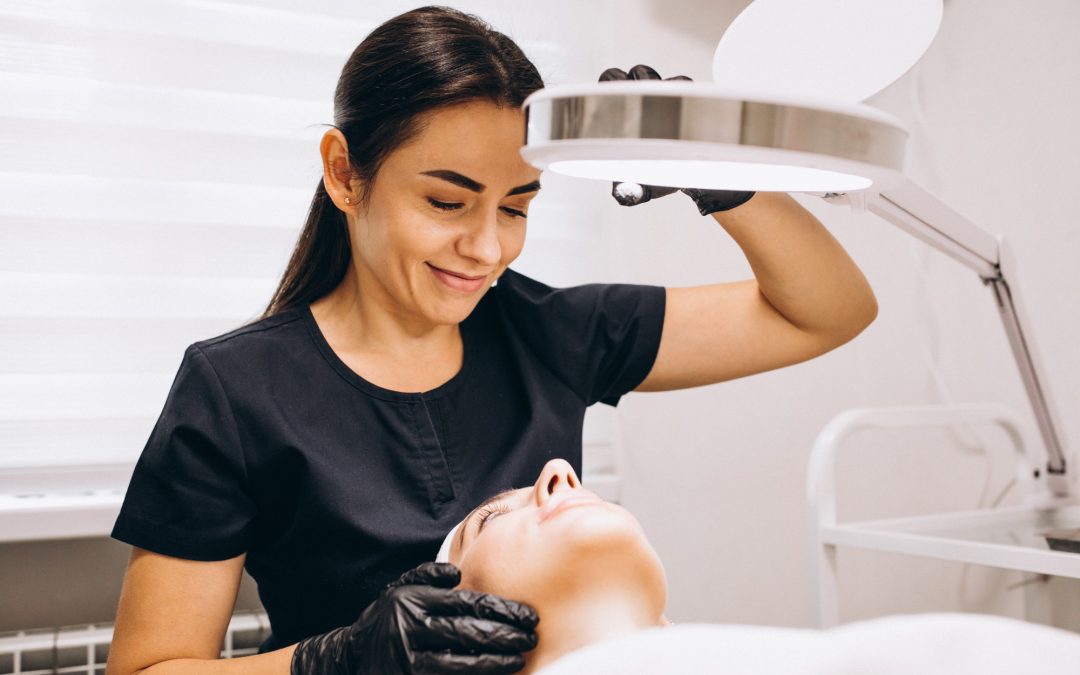 O que realmente define um profissional atualizado na estética hoje?